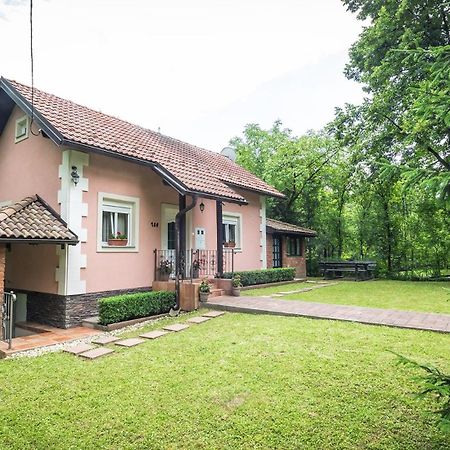 Nika Hotell Čatrnja Eksteriør bilde